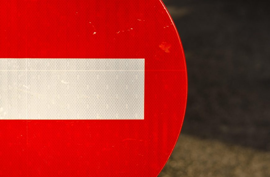 oskarżenia wobec djów 2026