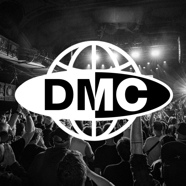 Tłum ludzi na koncercie DMC