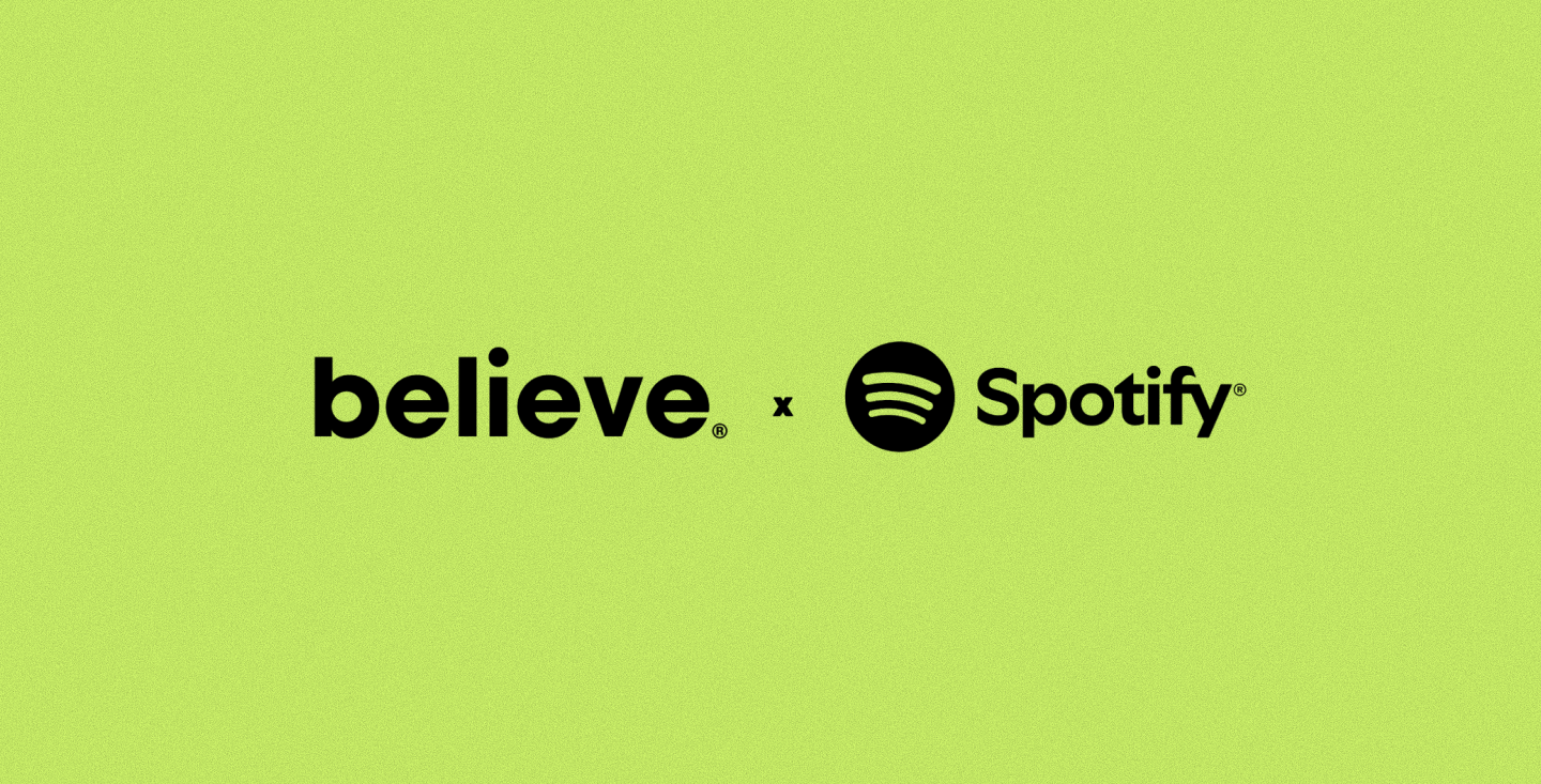Logotypy Believe i Spotify na zielonym tle, grafika oficjalnego komunikatu o remiksach AI